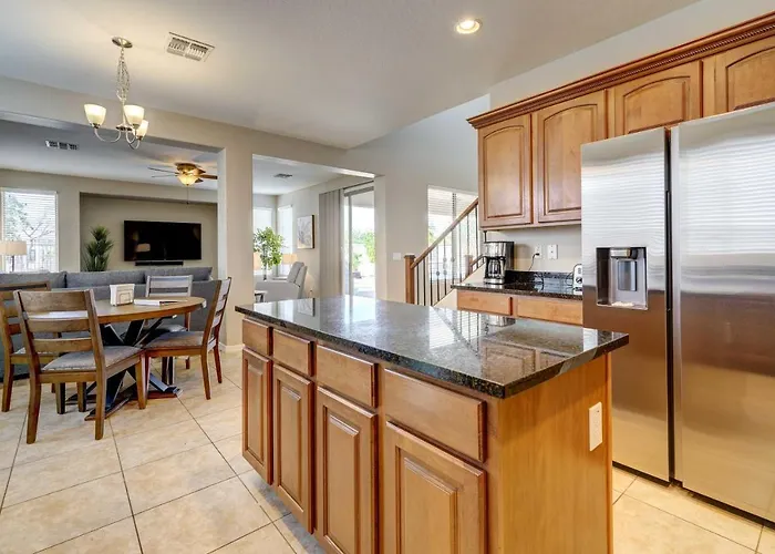 Heated Pool, Community Perks Updated Gilbert Holiday home Queen Creek