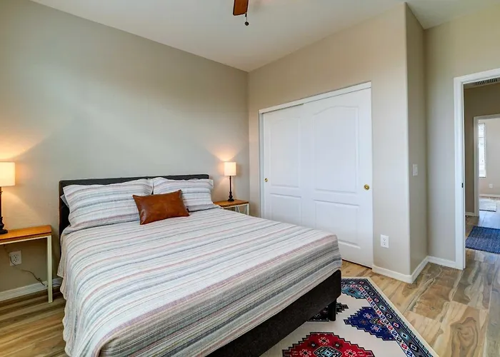 Heated Pool, Community Perks Updated Gilbert Holiday home Queen Creek