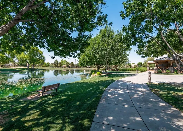 Heated Pool, Community Perks Updated Gilbert Holiday home *